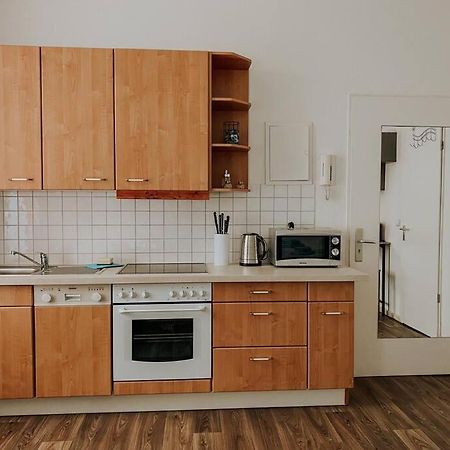 Unser Sonniges Apartment Mit Wlan, Netflix, Xbox Magdeburg Exterior photo