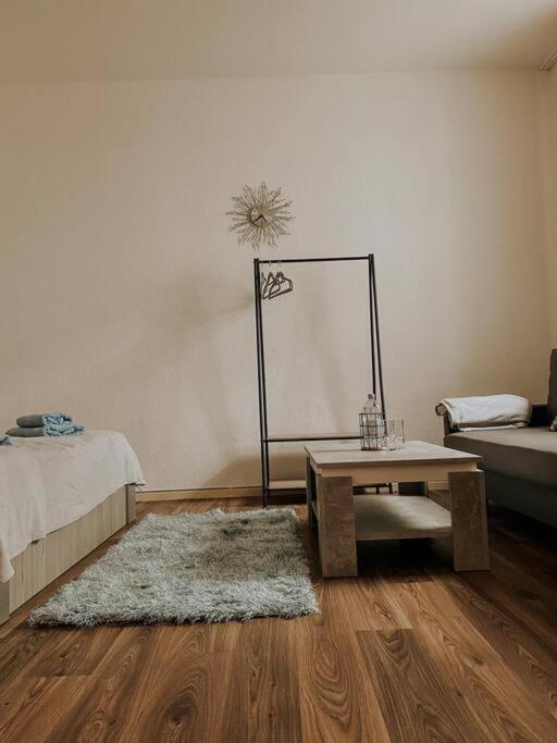 Unser Sonniges Apartment Mit Wlan, Netflix, Xbox Magdeburg Exterior photo